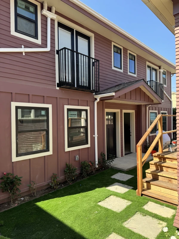 Multifamily House - 1332W29th