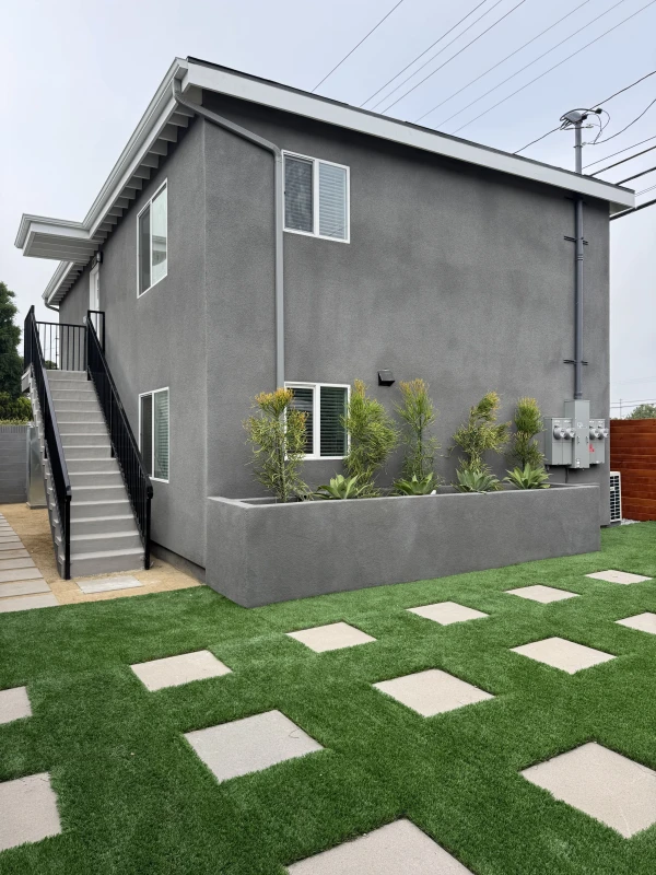 Multifamily Home in Long Beach - 3 units